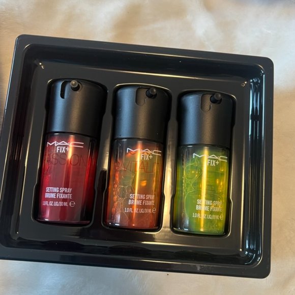 MAC Cosmetics Setting spray Good Vibes Fix+ Kit set of 3 nwt - Picture 6 of 7